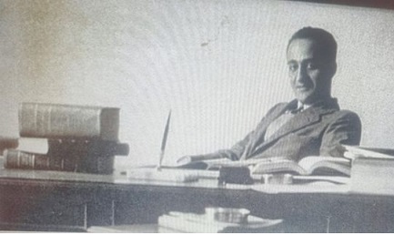 ΓεώργιοςΘεοτοκάς  (2).jpg