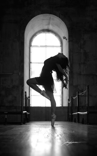 ballerina-beauty-black-and-white-dancer-Favim.com-722938.jpg