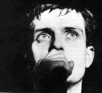 Ian-Curtis-joy-division-287810_500_451.jpg