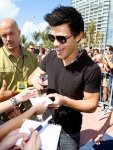 gallery_enlarged-taylor-lautner-2010-super-bowl-weekend-photos-02082010-165.jpg